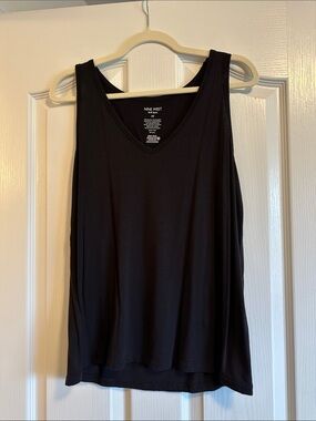 Nine West Black V-Neck Sleeveless Tank
